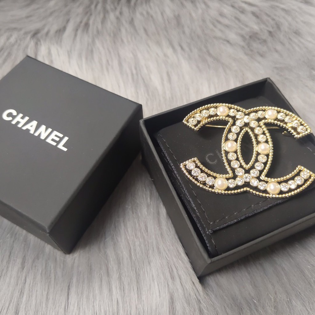 Trâm Cài Áo Hình Joker Đính Pha Lê