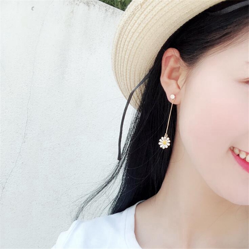 Bông tai dài hình bông cúc xinh xắn cho nữ | BigBuy360 - bigbuy360.vn