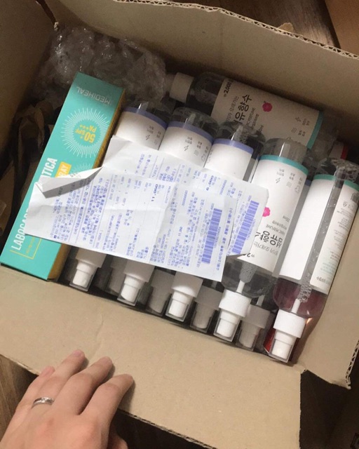 Xịt Thơm Quần Áo 💖 Freeship Từ 150K 💖 💖 Xịt Quần Áo Hàn Quốc FABRIC FERFUME 250ml | BigBuy360 - bigbuy360.vn