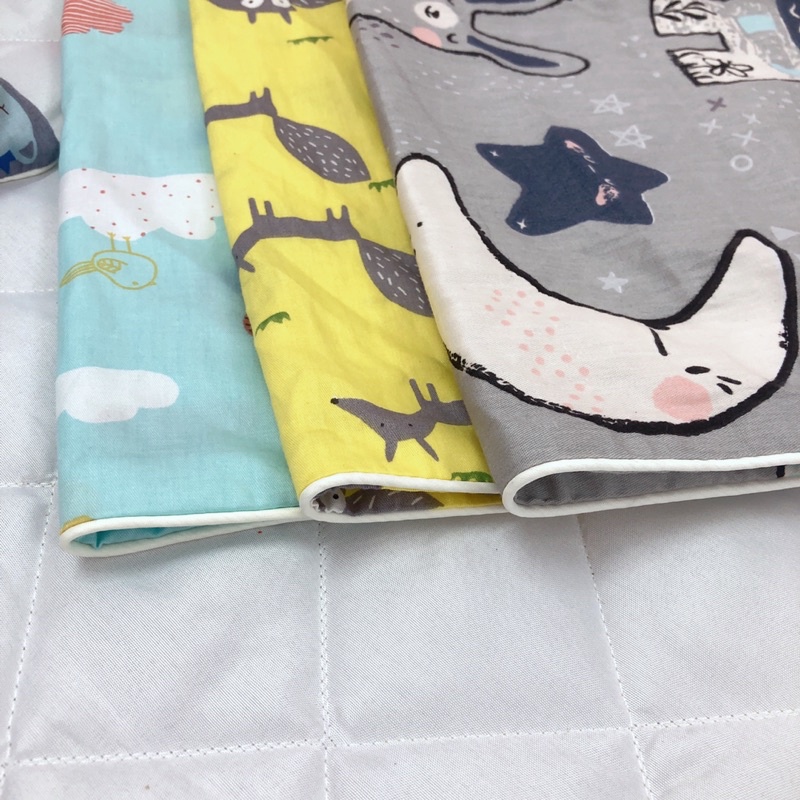 Vỏ  gối Cotton 100% thoáng mát, thấm hút tốt dùng thay thế cho bé size 30-45cm