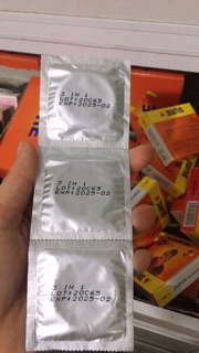Hộp 3 cái bao cao su Sure