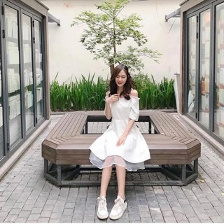Đầm trắng rớt vai