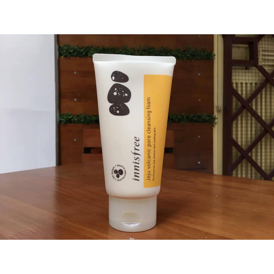 (Mẫu mới) Sữa rửa mặt chiết xuất tro núi lửa Innisfree Jeju Volcanic Pore Cleansing Foam | BigBuy360 - bigbuy360.vn