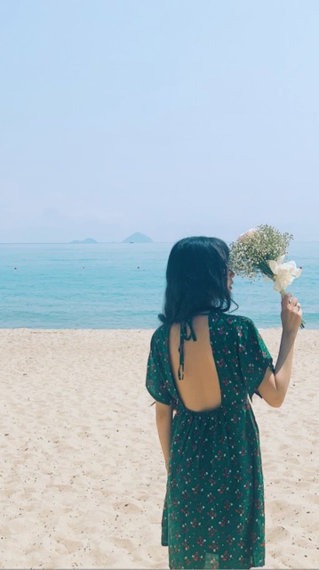 THANH LÝ VÁY “LÀ HOA”