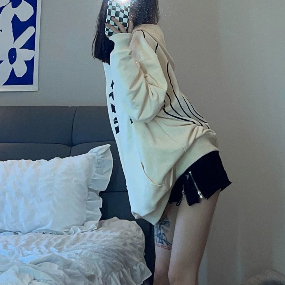 Áo hoodie dáng rộng in họa tiết trái tim phối túi cá tính trẻ trung dành cho nữ