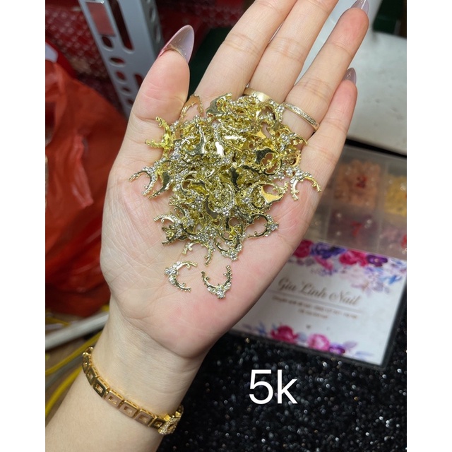 Charm gắn móng
