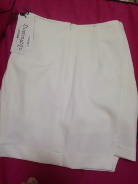 Chân váy trắng bút chì Cao Cấp Kèm Video Tự Quay Cam Thường. | BigBuy360 - bigbuy360.vn