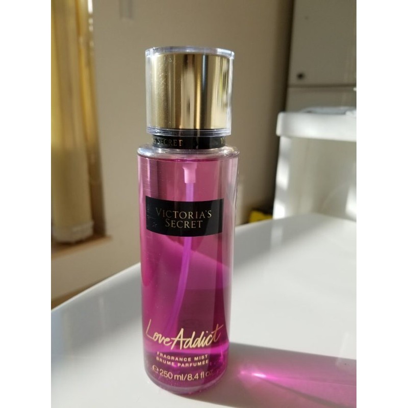 Xịt thơm mist tông nước hoa Victoria's Secret - Fragrance Mist 250mL