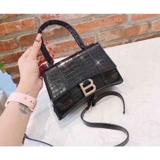 Túi B da rắn, size 19, kèm khăn lụa. Đủ 2 màu trắng, đen siêu xinh. Túi xách giá rẻ.