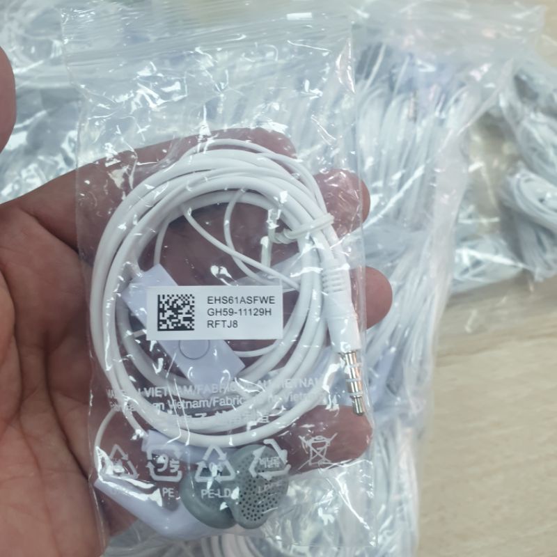 Tai Nghe 5830 chân 3.5 .Bh 12 tháng