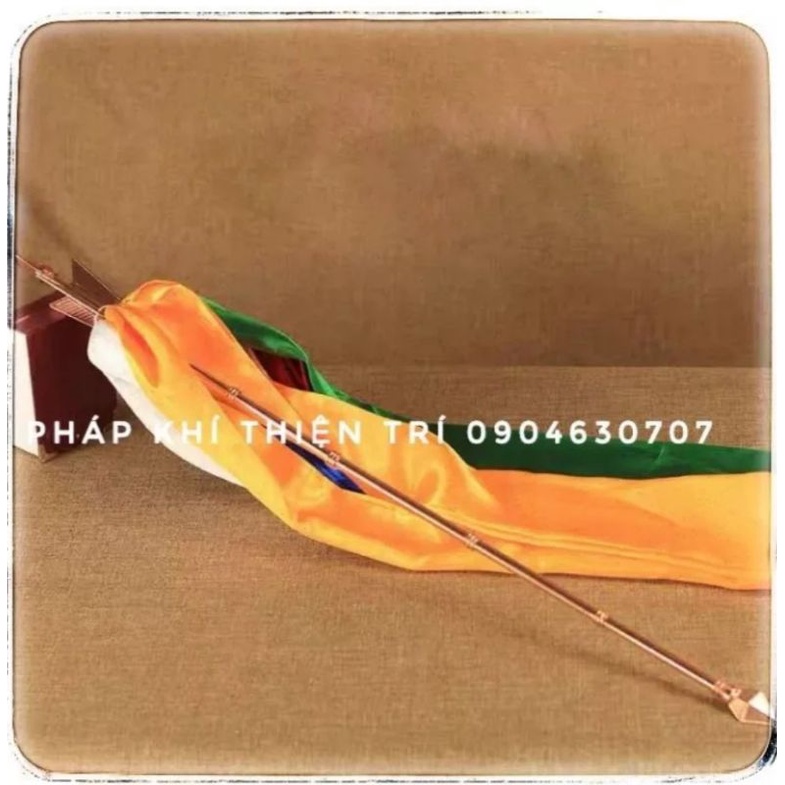 Đồ thờ cúng - Mũi tên chiêu tài Tây Tạng , gương đồng , phướn ngũ sắc.