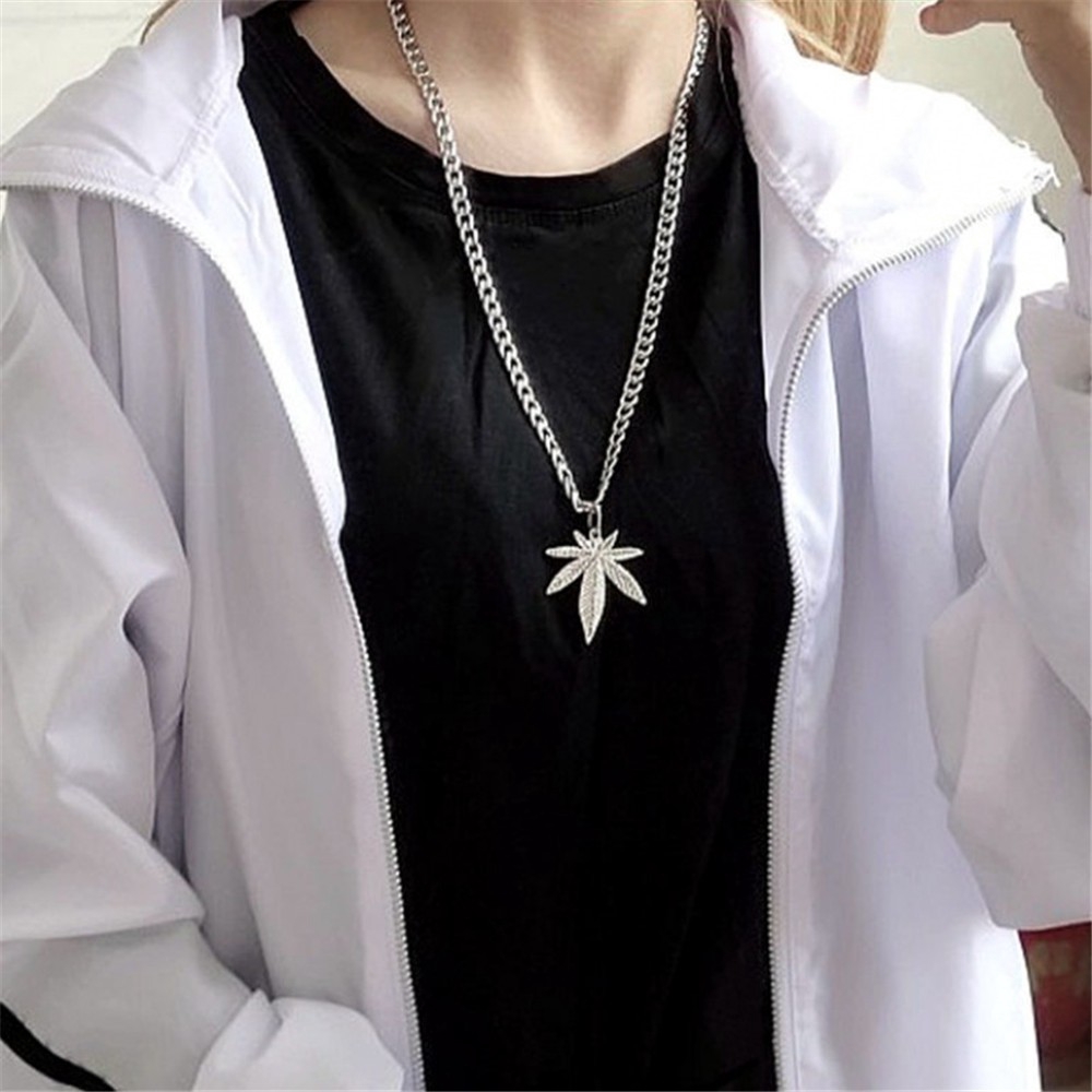 【xijing-cod】woman fashion retro Hip-hop Maple Leaf Pendant Necklace wild choker jewelry gift