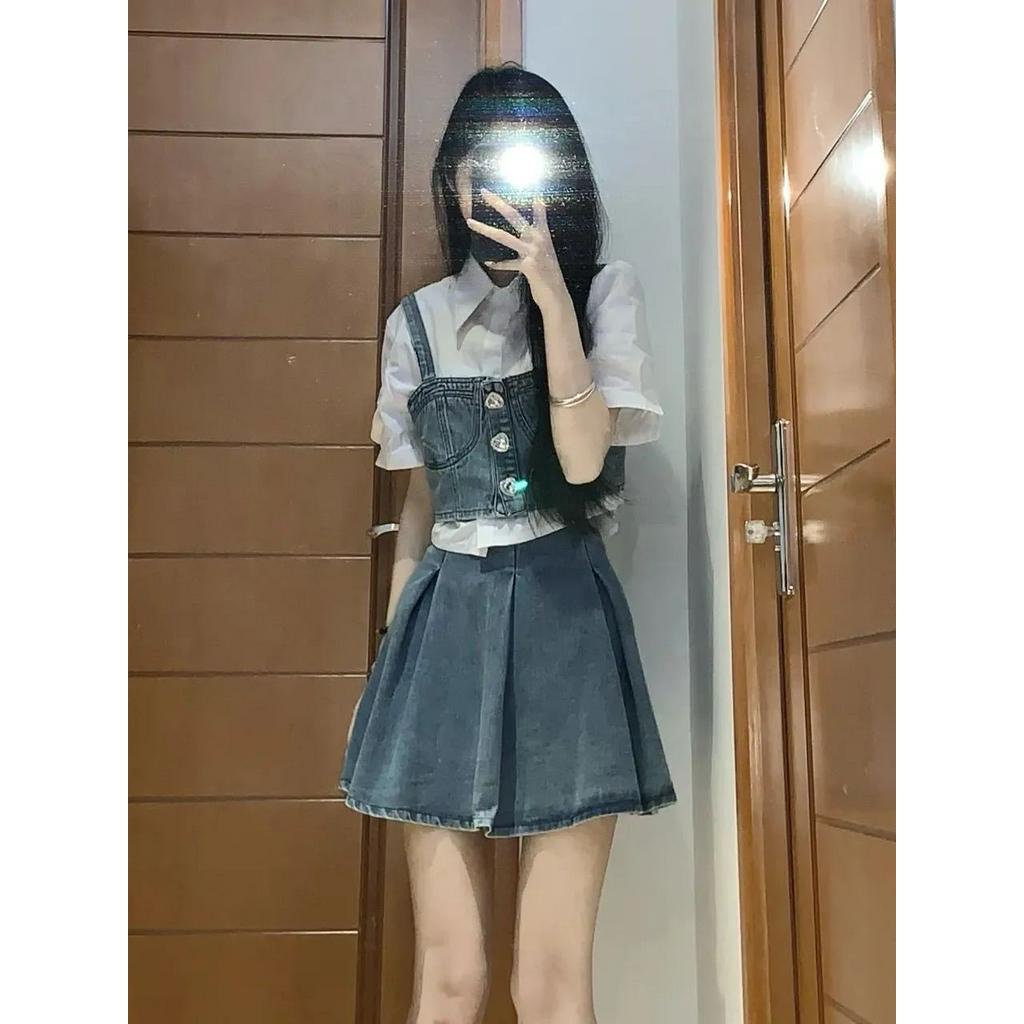 Bộ đồ ba mảnh lưới chiên màu đỏ thiết kế đường phố cảm giác mùa hè áo yếm denim mỏng mới nhiều lớp váy xếp ly