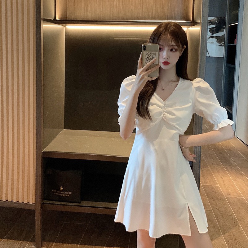 Đầm trắng, váy nhún ngực cổ tim dáng ngắn xẻ tà tay lỡ dễ thương | BigBuy360 - bigbuy360.vn