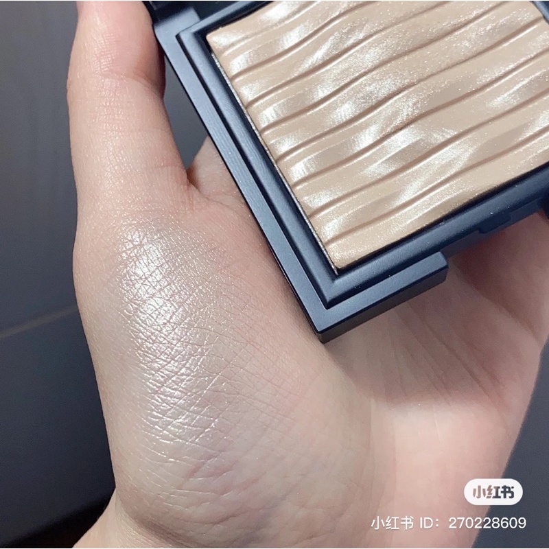 Phấn Băt Sáng C L I O Prism Air Highlighter - 01 Gold Sheer