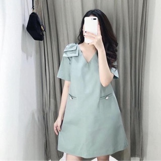 Váy xanh ngọc suông
