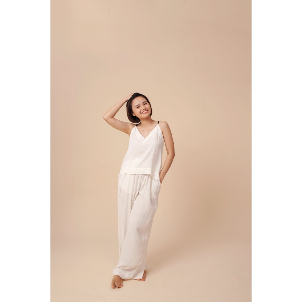 Bộ Áo & Quần Dream Camisole & Loose Trousers màu Trắng ngà, thương hiệu HoFy Living