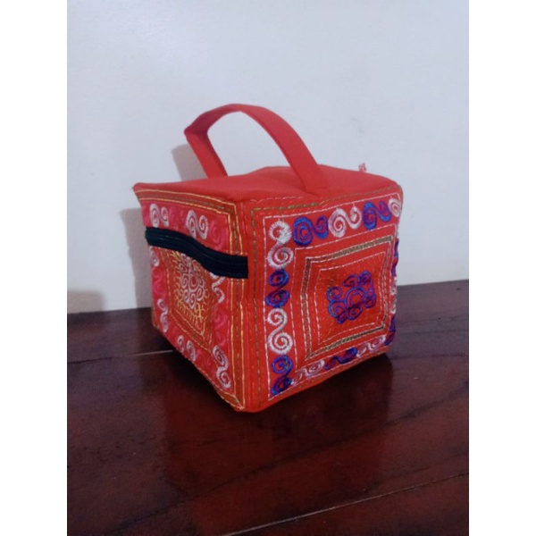 Hộp trầu đựng đồ trang điểm