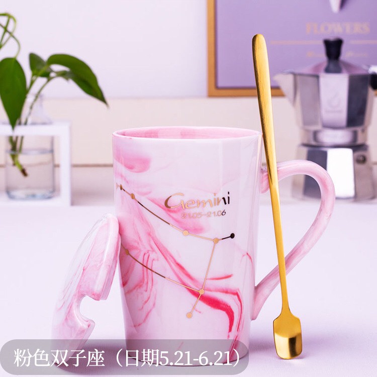 Ly cốc sứ hồng 12 cung hoàng đạo dung tích 450ml có nằp hoa văn vân đá tinh tế nhà Rap tặng kèm thìa cực đẹp - Ráp