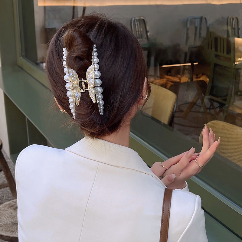 Kẹp Tóc Càng Cua Đính Ngọc Trai Hình Cánh Bướm Kiểu Hàn 2022 Mới Cho Nữ