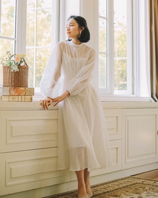Đầm trắng ren lưới tiểu thư