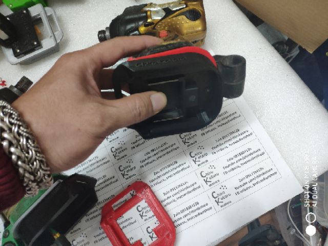 Đế chuyển cho máy Hitachi 12, 14.4v từ pin đút sang pin cài makita