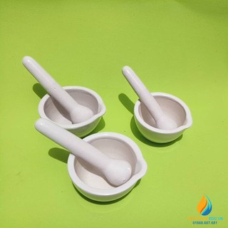 Cối chày bằng sứ