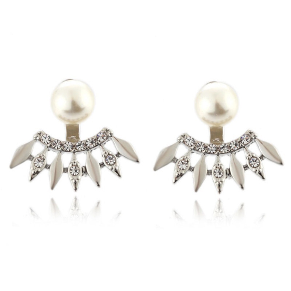 Khuyên tai đính ngọc trai giả sang trọng hợp thời trang