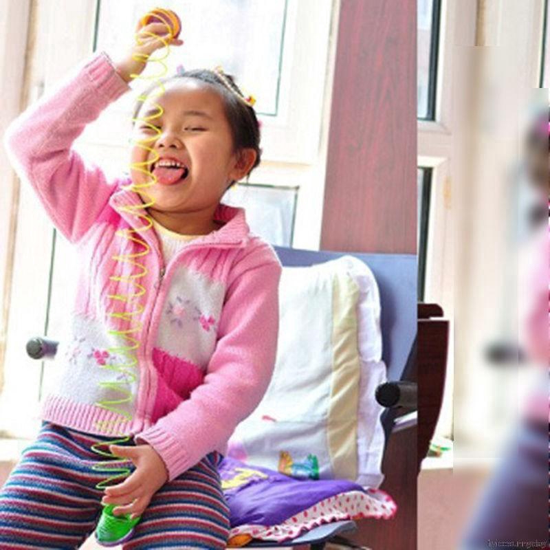 Đồ chơi lò xo nhựa màu cầu vồng sắc xinh xắn cho bé