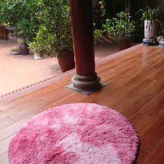 Thảm lông trải sàn dạng hình tròn