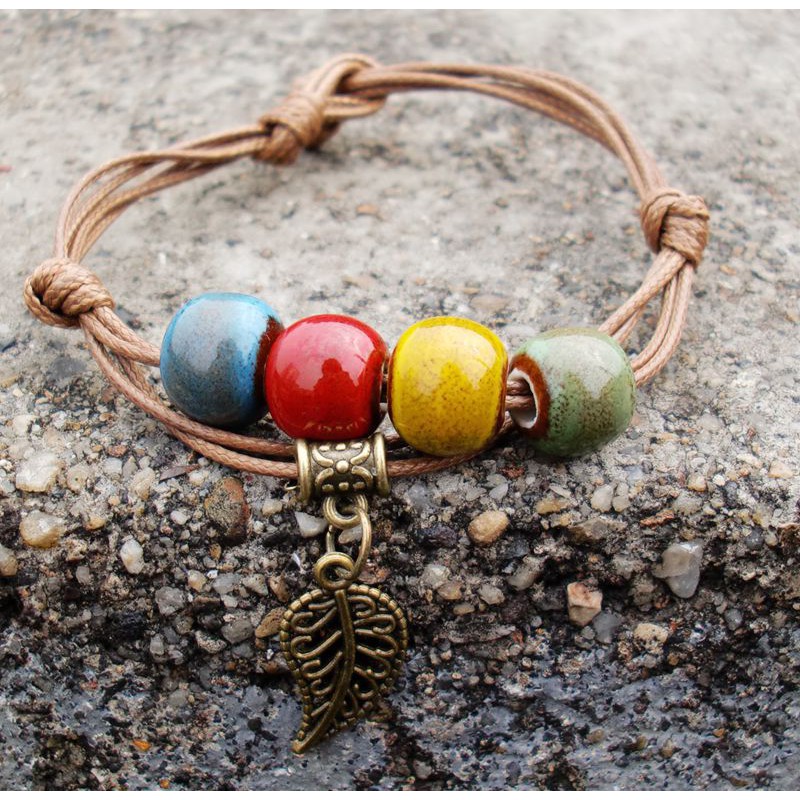 Vòng Tay Hạt Gốm - 4 hạt đính lá [ HANDMADE ]