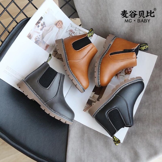 Boot bé gái, bé trai