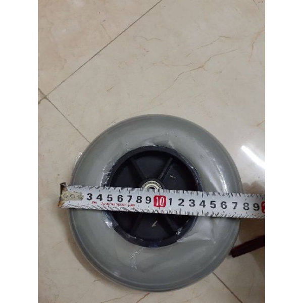 Bánh trước xe lăn điện