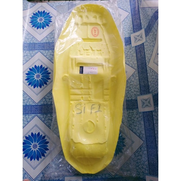 Mút nệm yên xe Sirius FI độ cao, góc cạnh.