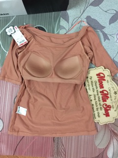 Áo phông uniqlo kèm bra