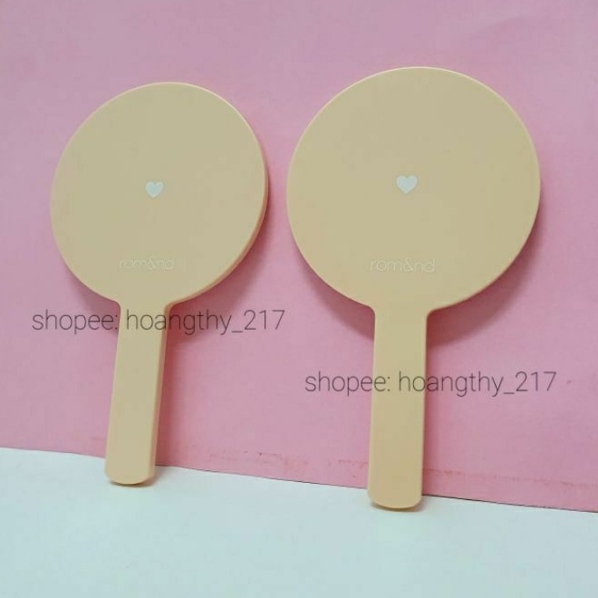 Gương cầm tay ROMAND HAND MIRROR mini xinh xắn