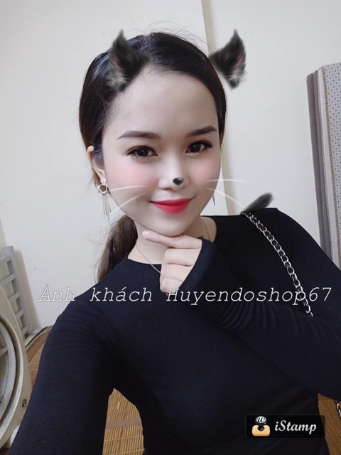 Áo thun trễ vai xỏ ngón