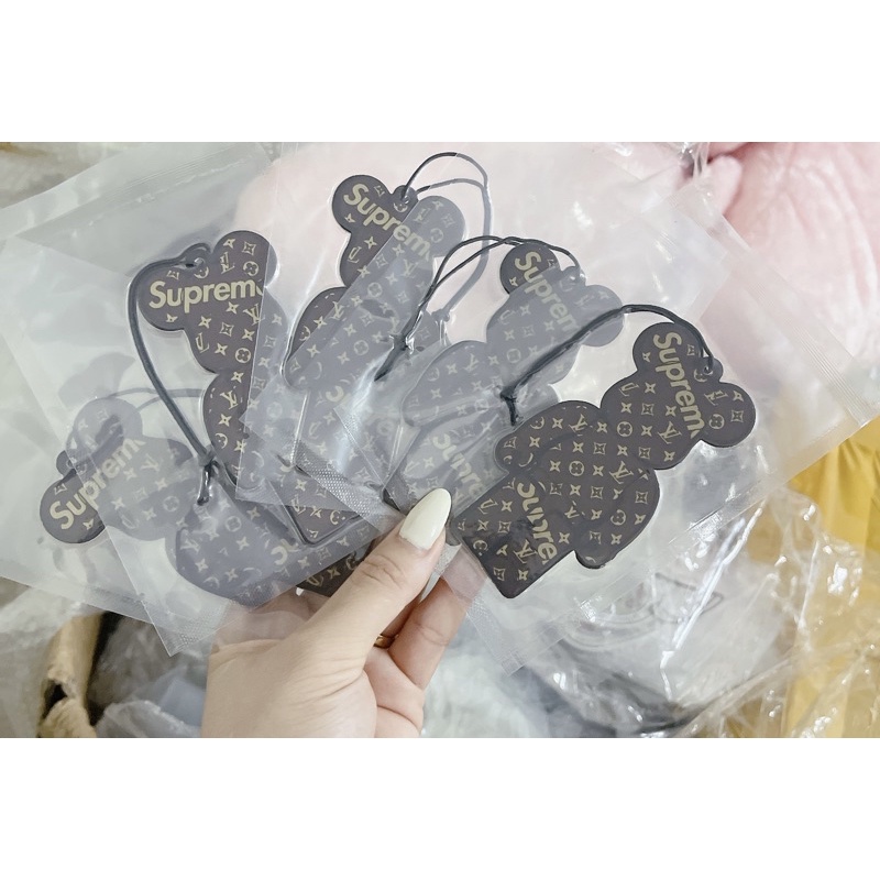 Lá thơm treo xe khử mùi xe hơi