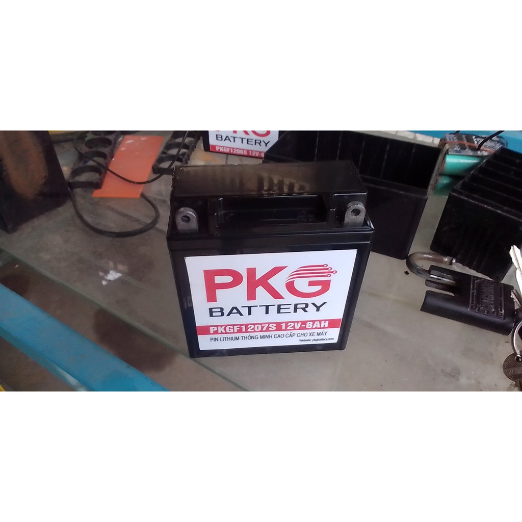 ẮC QUY LIFEPO4 12.8V 8AH THÔNG MINH MAX 100A KHỞI ĐỘNG XE MÁY BẢO HÀNH 2 NĂM