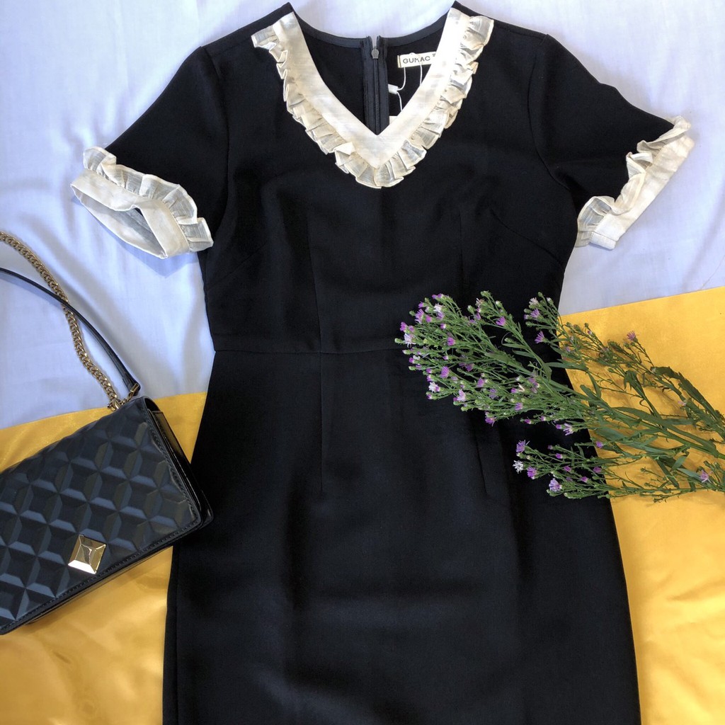 [Mã MABR07062 giảm 8% tối đa 50K đơn từ 249K] Đầm ôm nữ cổ V phối GUMAC quyến rũ màu đen DB5128 | BigBuy360 - bigbuy360.vn