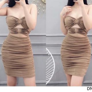 Đầm cúp hở ngực rút nhúng khoét eo