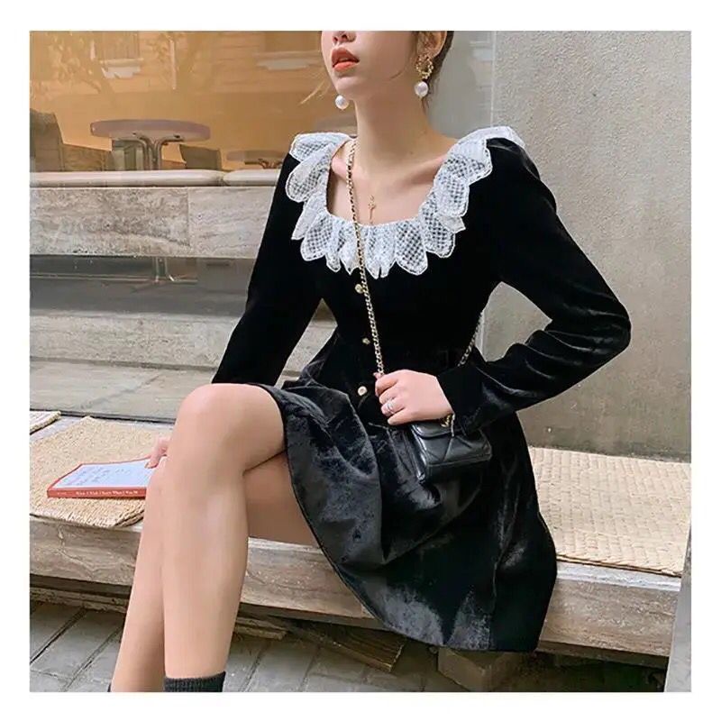 Đầm nhung cổ vuông màu đen phong cách retro Pháp thời trang thu đông cho nữ