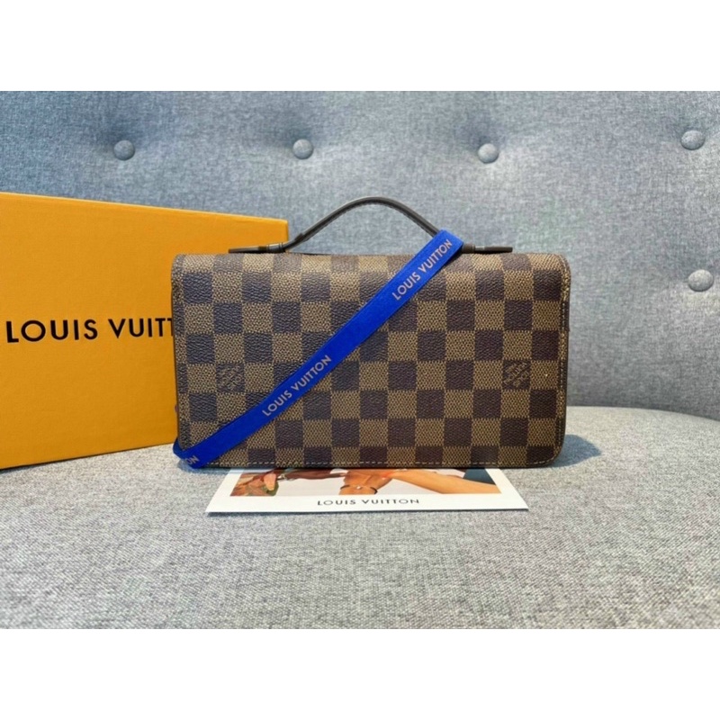 Clutch / ví cầm tay