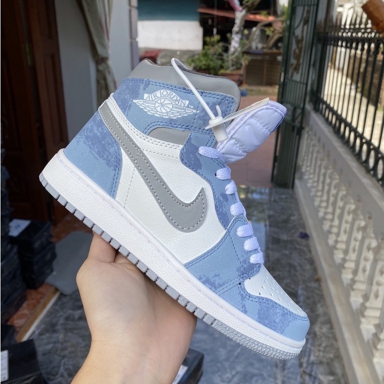 Giày thể thao Jordan 1 Retro OG Hyper Royal cổ cao, Giày Jordan 1 Hyper Royal Xanh Loang Full Box Bill | BigBuy360 - bigbuy360.vn
