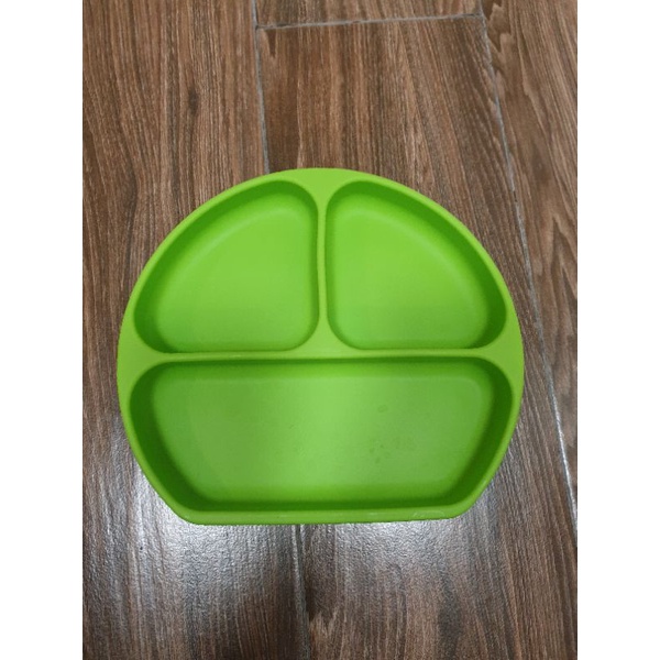 Thanh lý khay ăn dặm hút chân không silicon BPA free