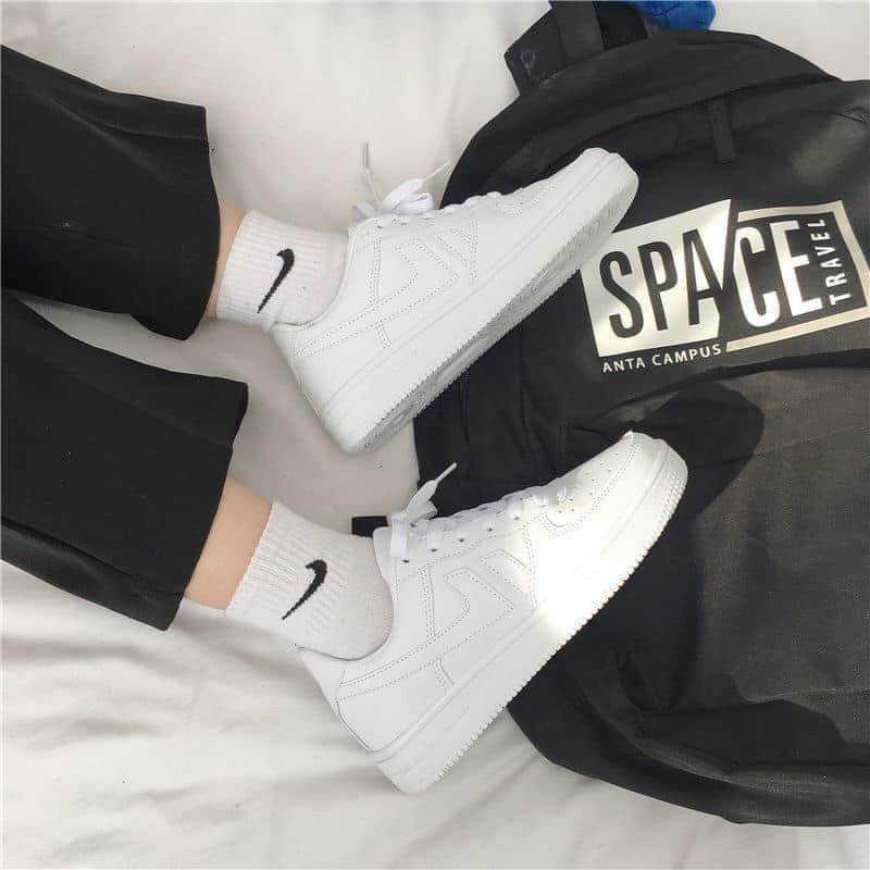 đôi tất vớ Ni ke đen trắng thể thao Unisex