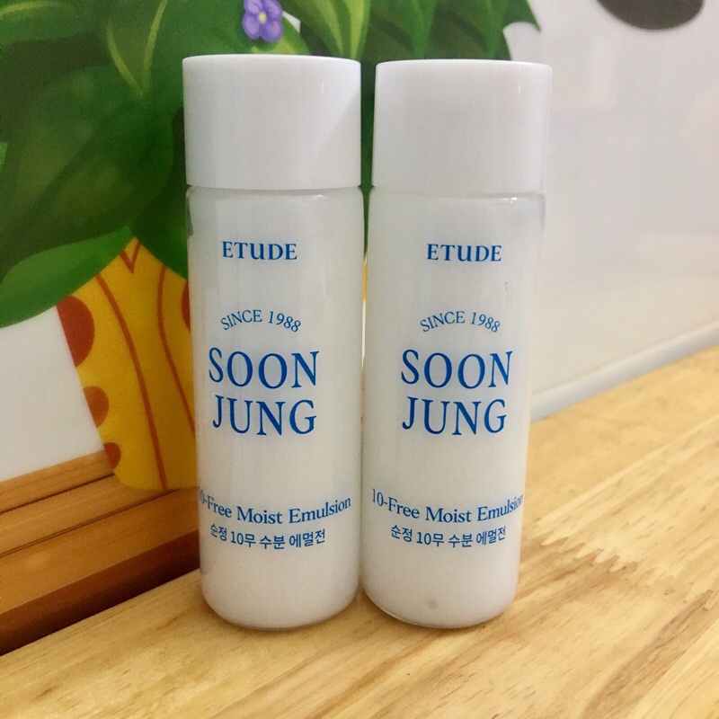 Sữa Dưỡng Cho Da Nhạy Cảm Etude House Soon Jung 10-Free Moist Emulsion 25ml