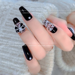 Cham thương hiệu gắn móng nail