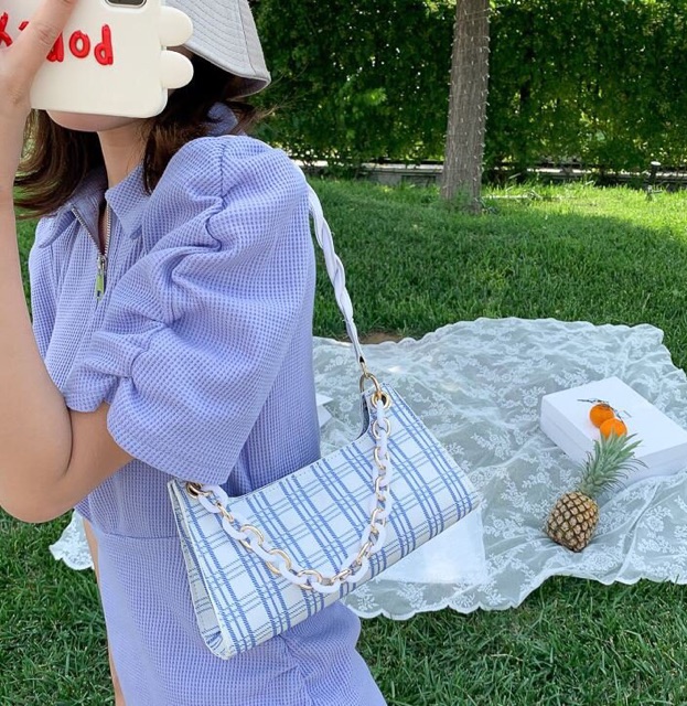 Túi kẻ dáng cut out phối xinh siêu hot