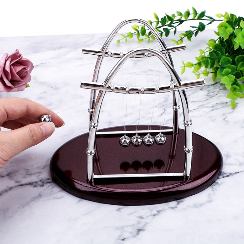 Con lắc Newton dùng trang trí bàn làm việc